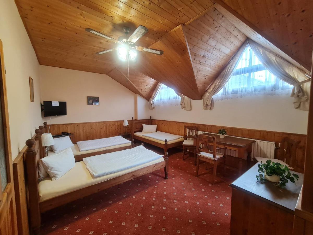 Garni Hotel Asas*** Most Eksteriør billede