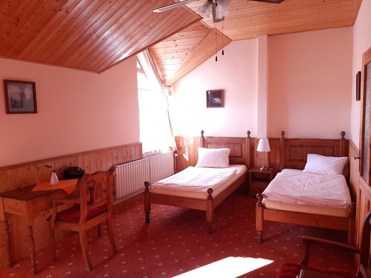 Garni Hotel Asas*** Most Eksteriør billede