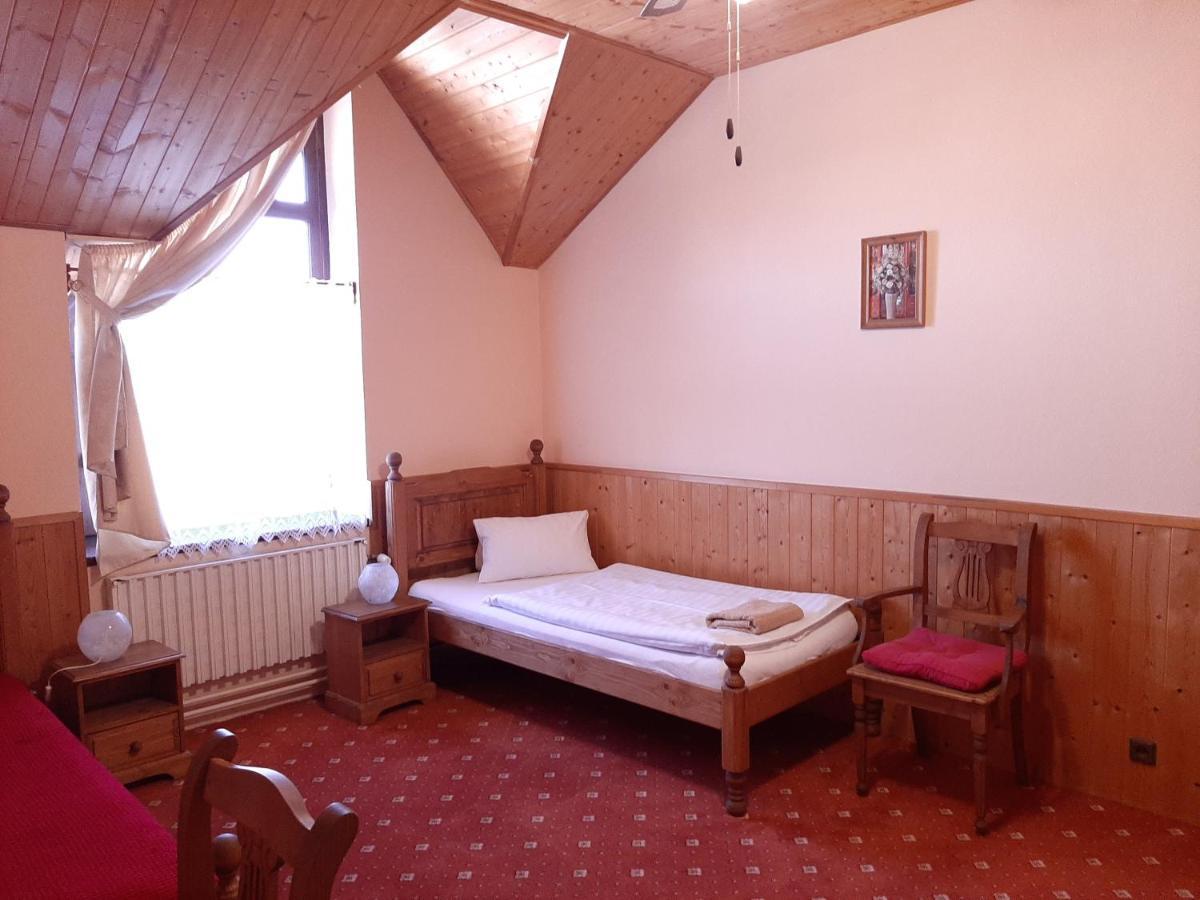 Garni Hotel Asas*** Most Eksteriør billede
