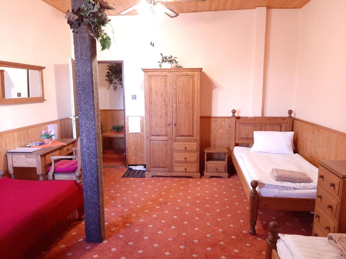 Garni Hotel Asas*** Most Eksteriør billede