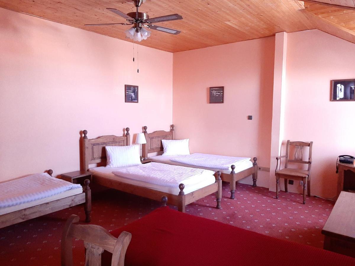 Garni Hotel Asas*** Most Eksteriør billede